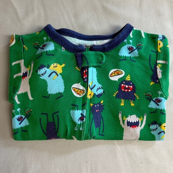 Carter's - long sleeve Green and Navy Baby Form Fitting Onesie Sleeper - Picture 1 of 4